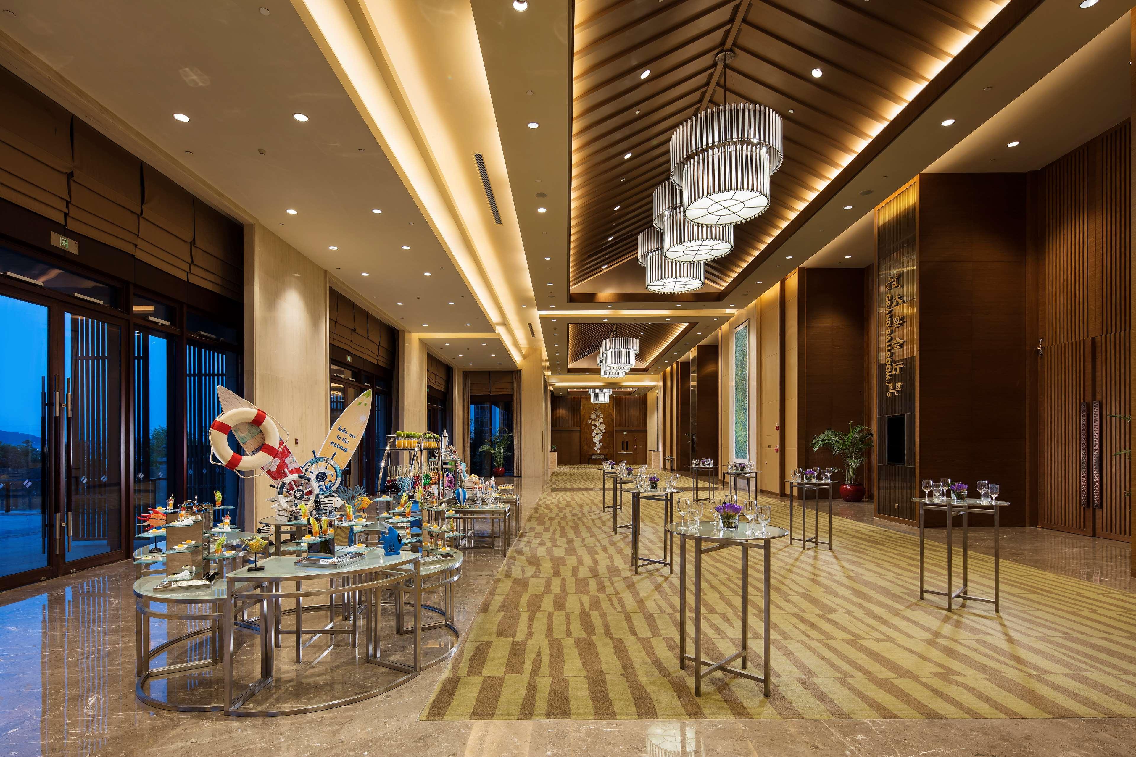 Hilton Wuhan Optics Valley Exterior foto