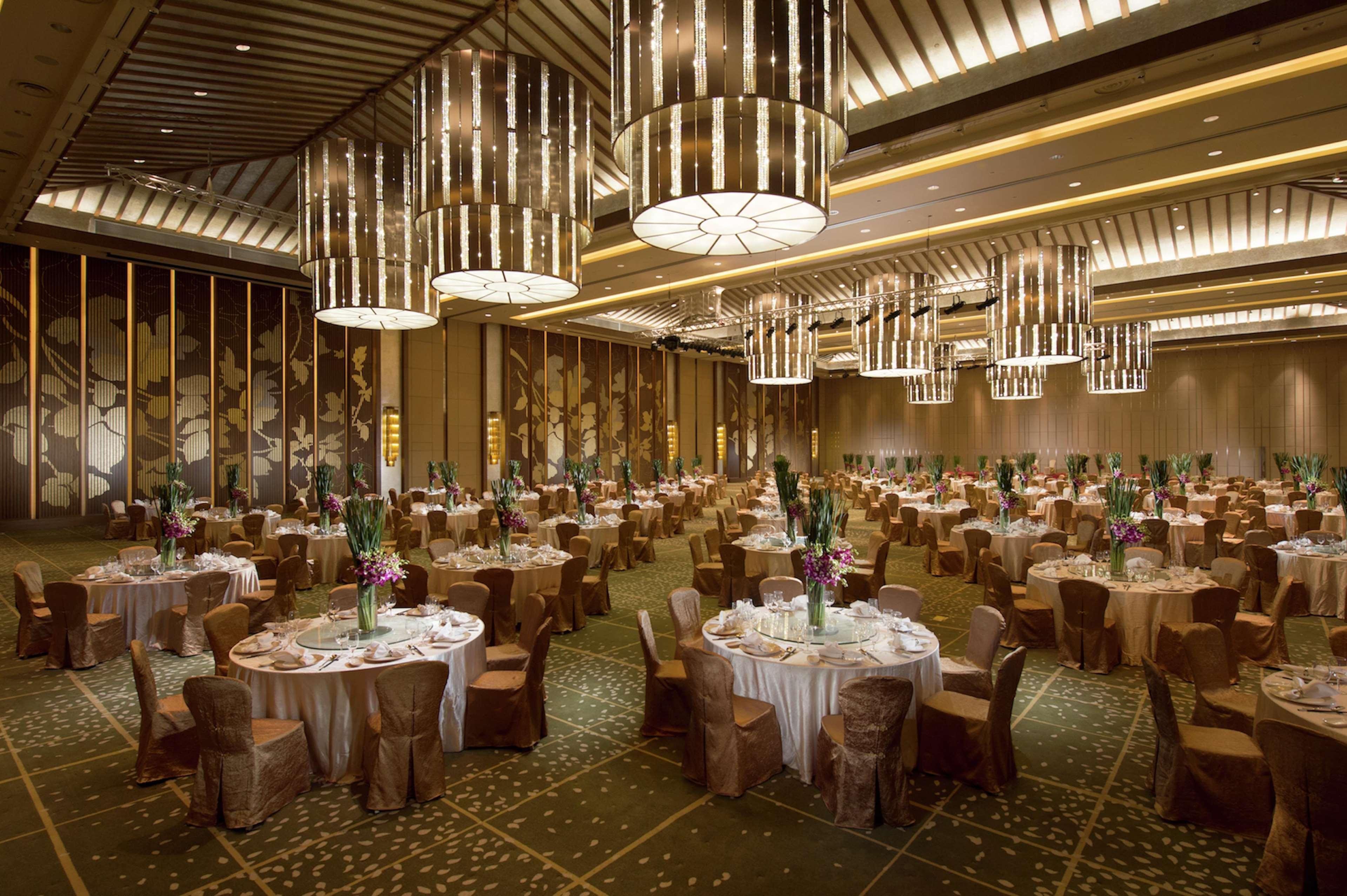 Hilton Wuhan Optics Valley Exterior foto