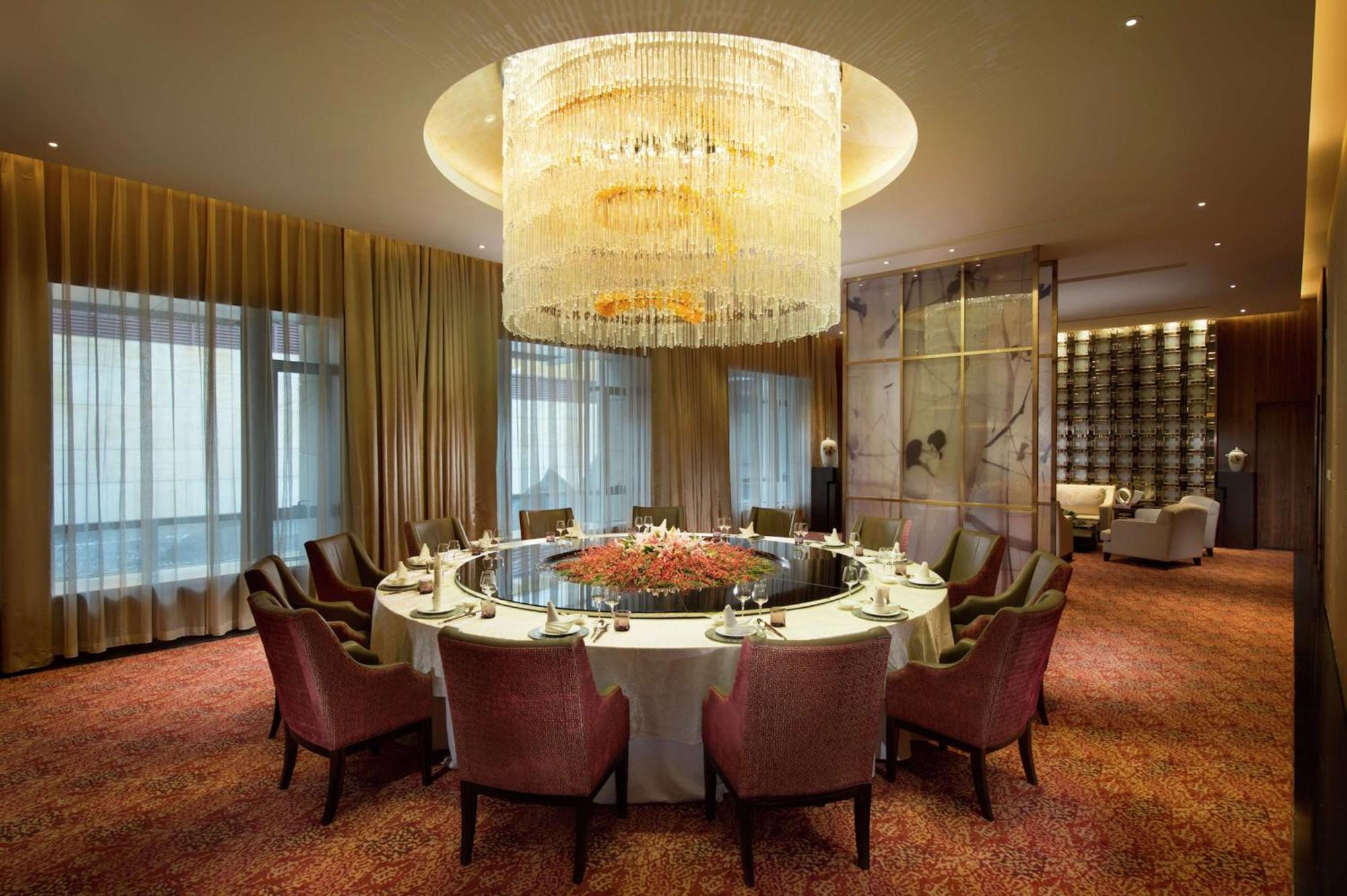 Hilton Wuhan Optics Valley Exterior foto